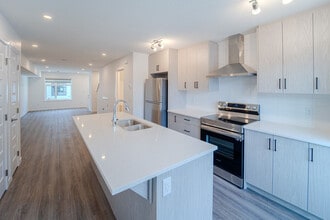 20 Masters Dr SE in Calgary, AB - Building Photo - Building Photo