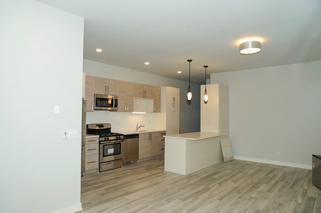 6138 S University Ave, Unit GDN in Chicago, IL - Building Photo - Building Photo