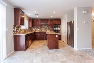 4221 Cape Eagle Ave in North Las Vegas, NV - Foto de edificio - Building Photo