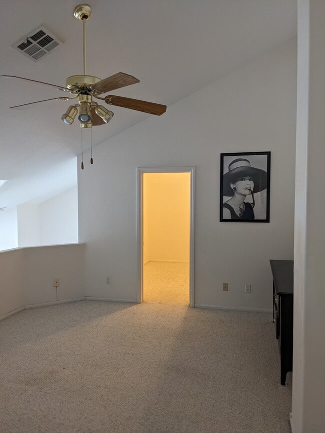 701 Capri Dr, Unit 18