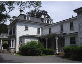 108 S Main St in Middleboro, MA - Building Photo - Building Photo