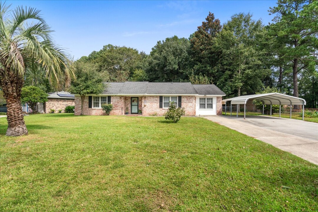 208 James St in Summerville, SC - Foto de edificio