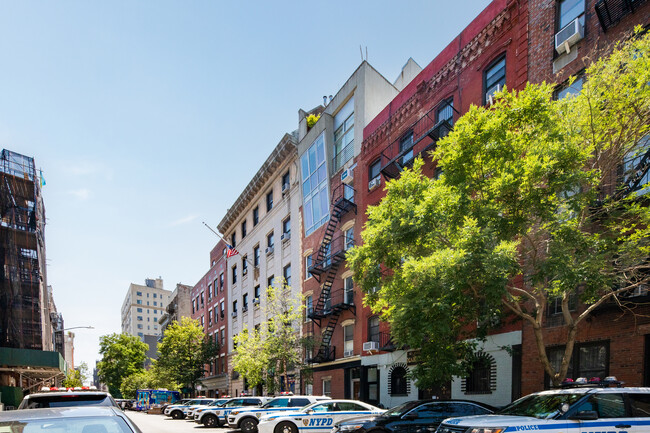 234 W 20th St in New York, NY - Foto de edificio - Building Photo
