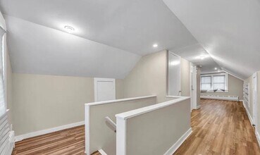 348 Woodbine Way in South Amboy, NJ - Building Photo - Building Photo