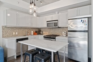 25 Oxley St in Toronto, ON - Building Photo - Building Photo