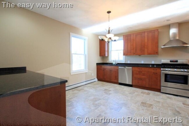 119 Central St, Unit 1 in Somerville, MA - Building Photo - Building Photo