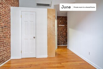 Private bedroom in 4 bed/4 bath Home in New York, NY - Building Photo - Building Photo