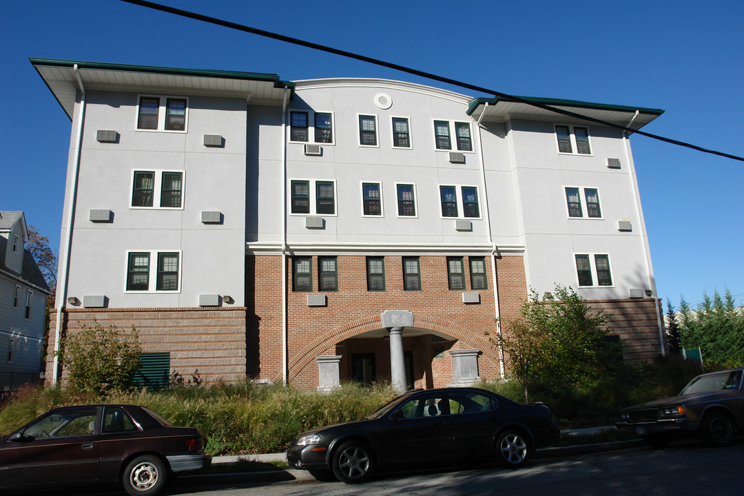 Livingston Terrace in Yonkers, NY - Foto de edificio