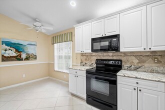 7284 W Mercada Way in Delray Beach, FL - Building Photo - Building Photo