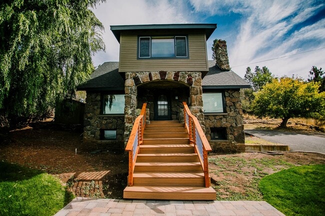 property at 791 Lakeshore Dr