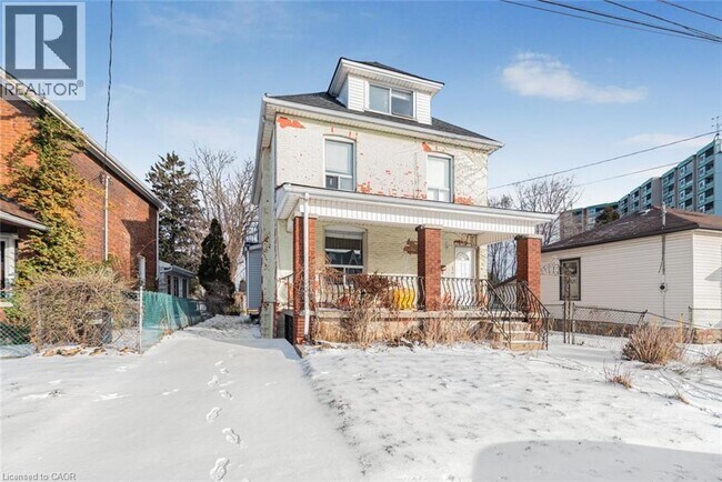 126 Florence St in Hamilton, ON - Building Photo - Building Photo