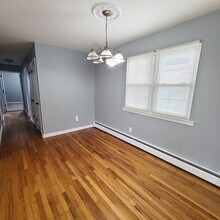 5211 Cottage Ave, Unit 2 in North Bergen, NJ - Foto de edificio - Building Photo