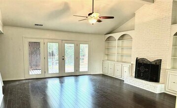 10609 Sandpiper Ln in Dallas, TX - Foto de edificio - Building Photo