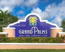 15251 12th Blvd in Pembroke Pines, FL - Building Photo