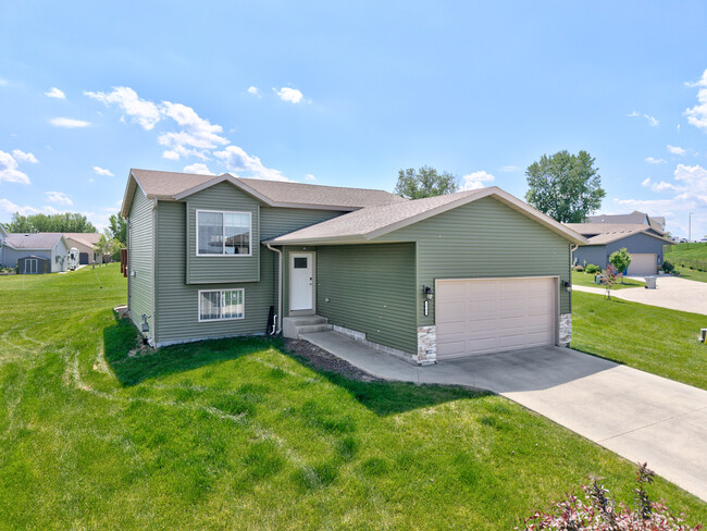 property at 3948 Orchardview Ln NW