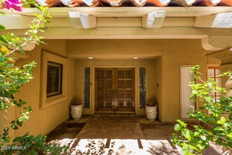 49 Biltmore Estates Dr in Phoenix, AZ - Building Photo - Building Photo