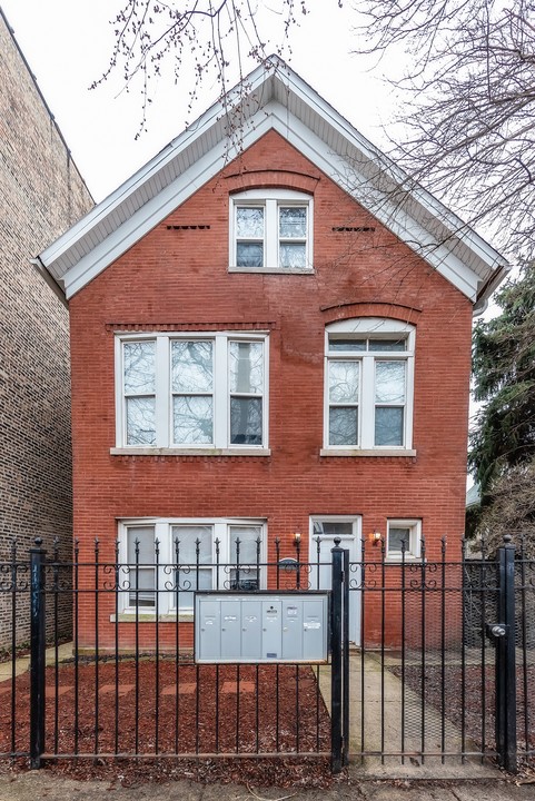 2607 W Haddon Ave in Chicago, IL - Building Photo