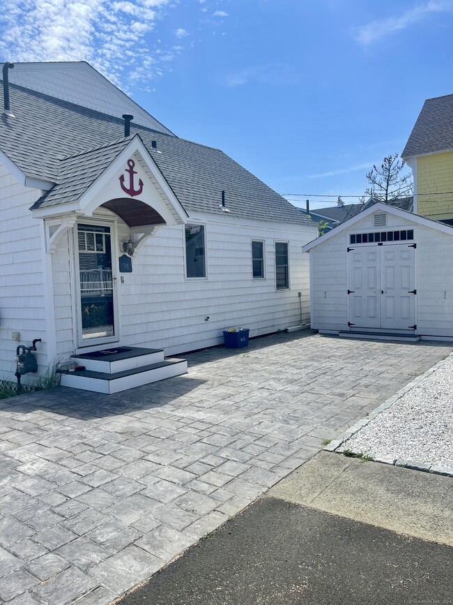 50B Cosey Beach Ave in East Haven, CT - Building Photo - Building Photo