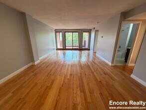 1850 Beacon St in Brookline, MA - Building Photo - Building Photo