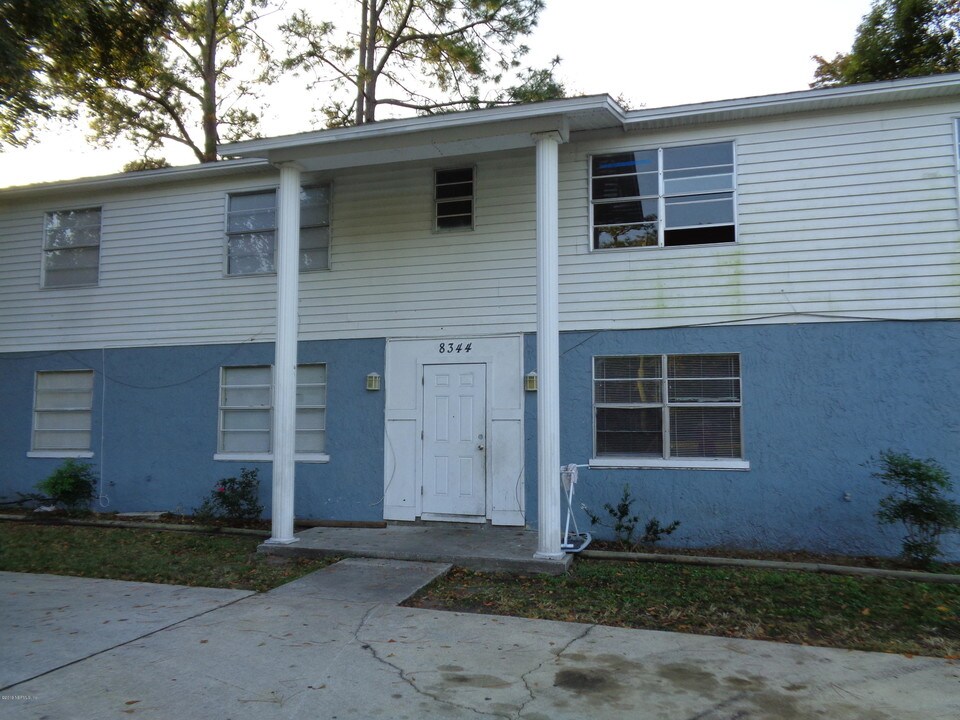 8344 Homeport Ct-Unit -2 in Jacksonville, FL - Building Photo