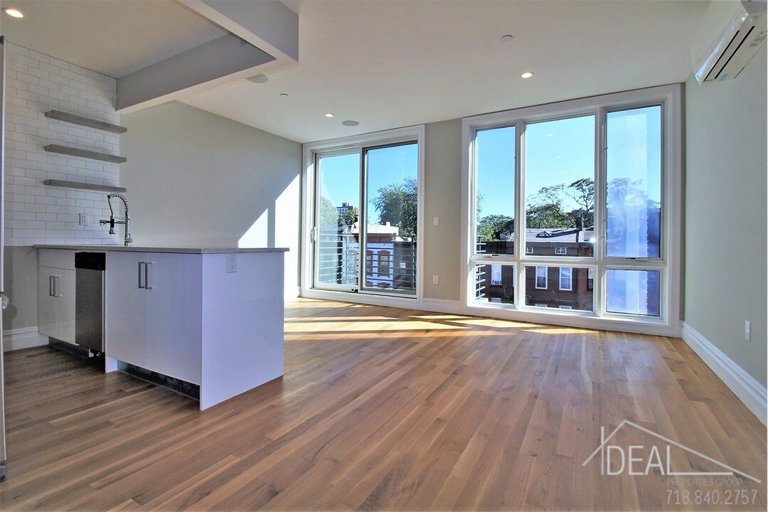 159 Hart St-Unit -3F in Brooklyn, NY - Building Photo