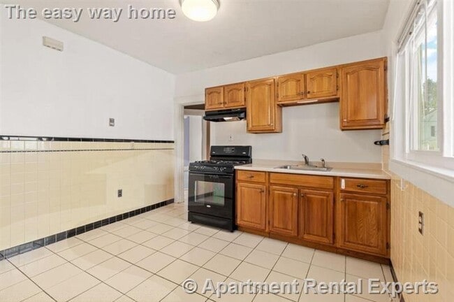 38 George St in Medford, MA - Foto de edificio - Building Photo