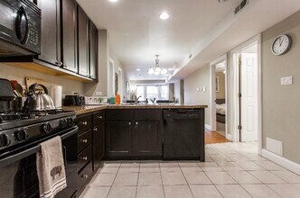 2124 N Lorel Ave, Unit Basement in Chicago, IL - Building Photo - Building Photo