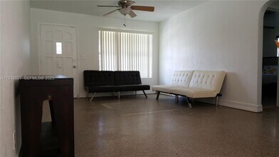 2822 Monroe St in Hollywood, FL - Building Photo - Building Photo