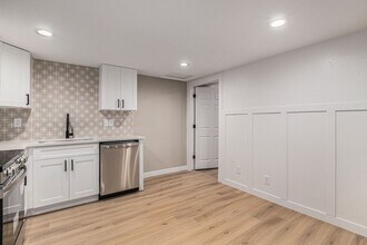 6665 Knox Ct in Denver, CO - Building Photo - Building Photo