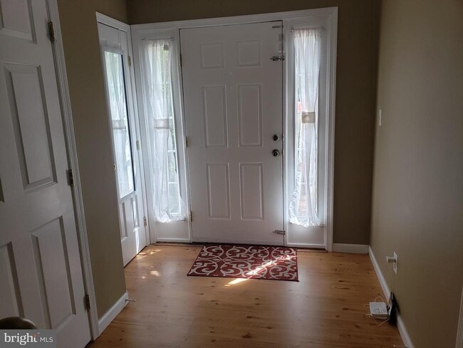 12852 Silvia Loop in Woodbridge, VA - Building Photo - Building Photo