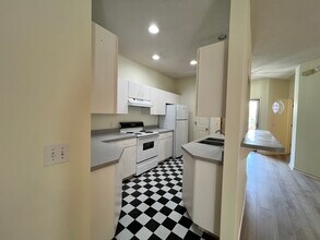 1600 Sturdivant Dr in Wilmington, NC - Foto de edificio - Building Photo