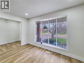 216 Ravenbury Dr in Hamilton, ON - Building Photo - Building Photo