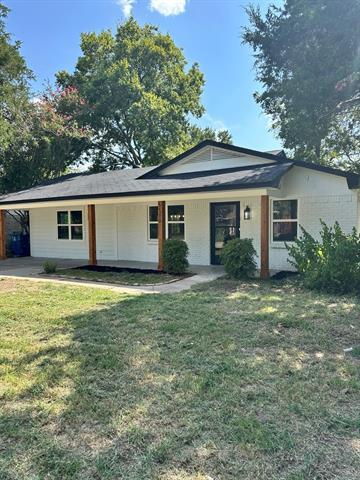 1708 Leon St in Kaufman, TX - Building Photo