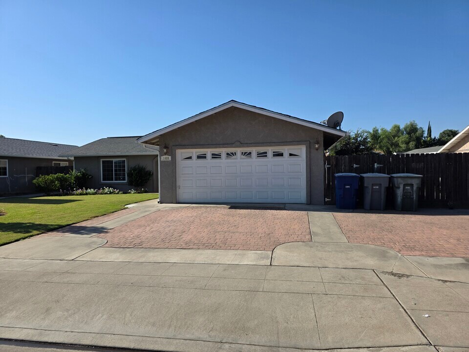 1488 Indianapolis Ave in Clovis, CA - Building Photo
