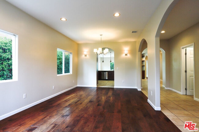 2210 Manning Ave in Los Angeles, CA - Building Photo - Building Photo