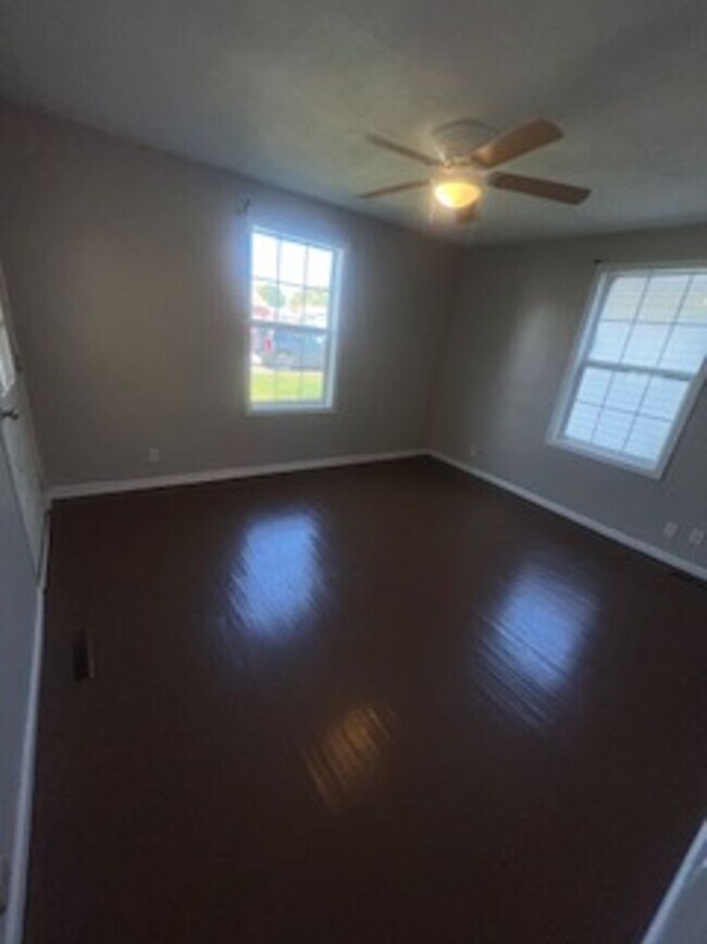 2571 N Bedford Ave in Evansville, IN - Building Photo - Building Photo
