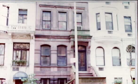 48 W 69th St in New York, NY - Building Photo - Building Photo