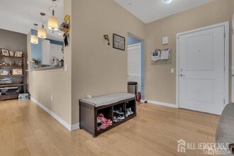 137 Tower Blvd in Piscataway, NJ - Building Photo - Building Photo