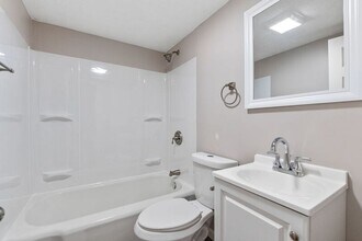 751 E Tulane Rd in Columbus, OH - Building Photo - Building Photo