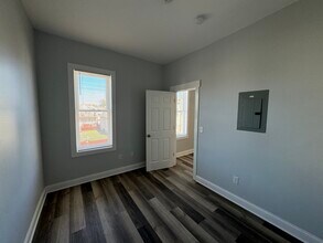 1301 W Greenfield Ave in Milwaukee, WI - Building Photo - Building Photo