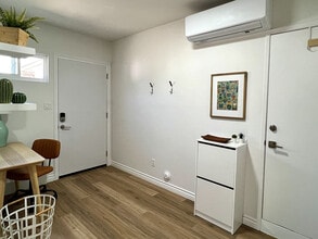 4365 Cerritos Ave in Long Beach, CA - Building Photo - Building Photo