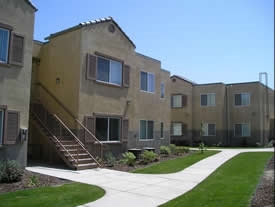Camellia Terrace in Bakersfield, CA - Foto de edificio