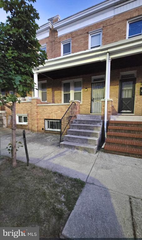 property at 2735 E Preston St
