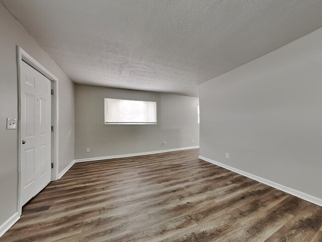 2318 Burpee Dr W in Jacksonville, FL - Building Photo - Building Photo