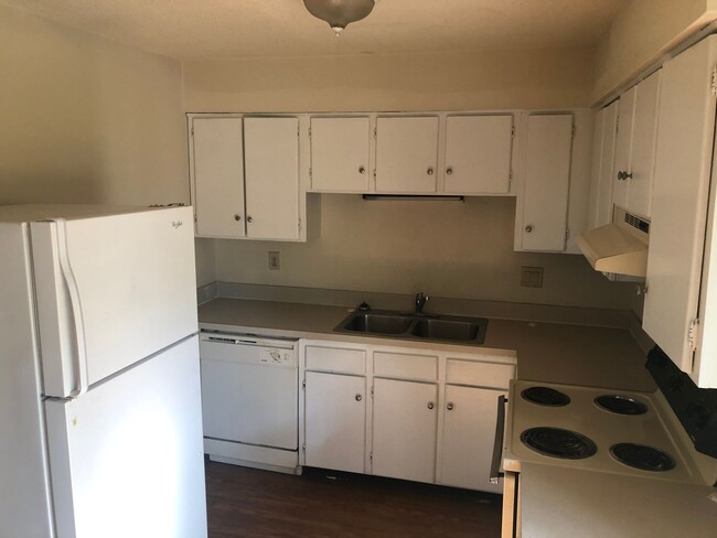 2021 Harvest Ln in Charlotte, NC - Building Photo - Building Photo