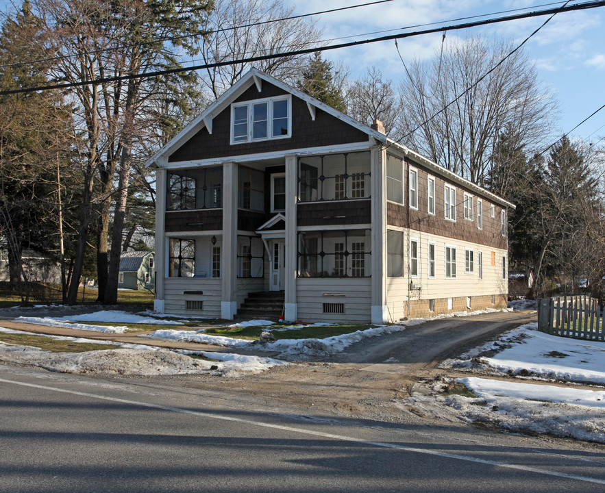 904 Tulip St in Liverpool, NY - Building Photo