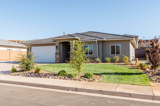 property at 3338 E Crimson Ridge Dr