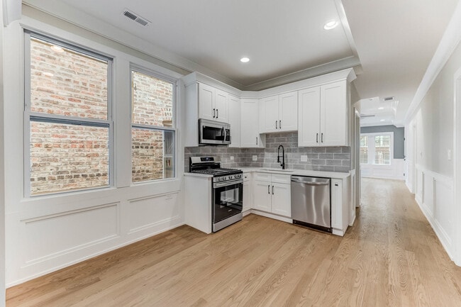 2512 W 69th St in Chicago, IL - Building Photo - Building Photo