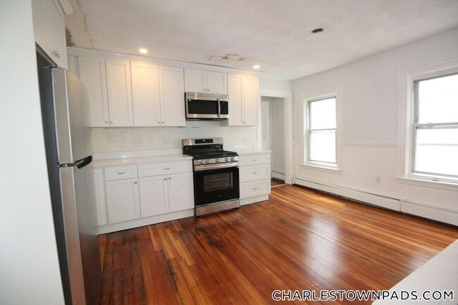 12 Albion Pl, Unit 2 in Boston, MA - Building Photo - Building Photo