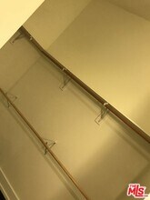 727 W 7th St in Los Angeles, CA - Building Photo - Building Photo